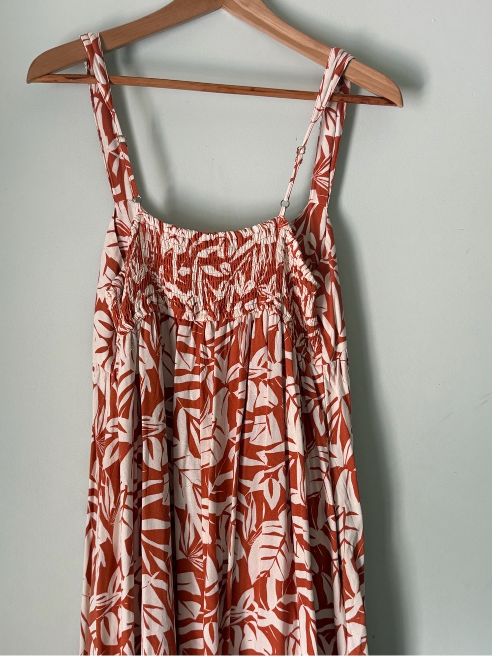 Bécool Tropical Leaf Print Smocked Maxi Dress Orange Cream Size Large - Picture 7 of 9